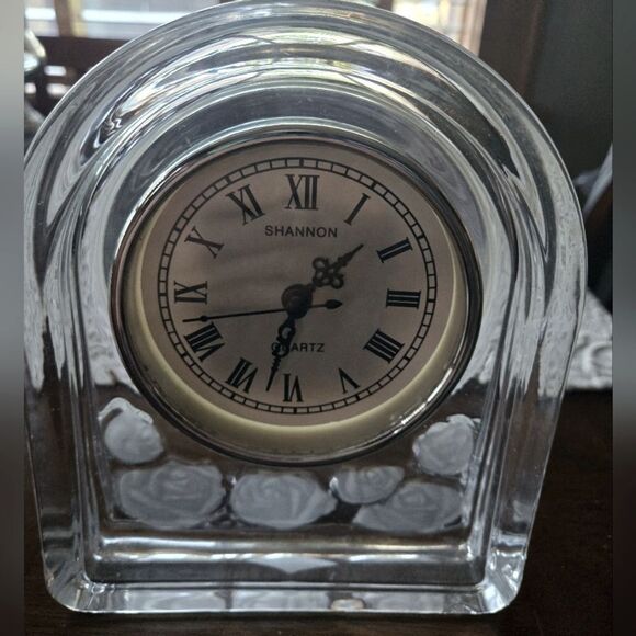 Clear Glass Mantel Clock with Roses - Picture 6 of 8
